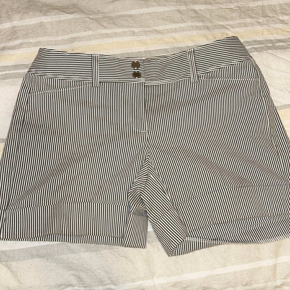Women’s shorts size 6/8